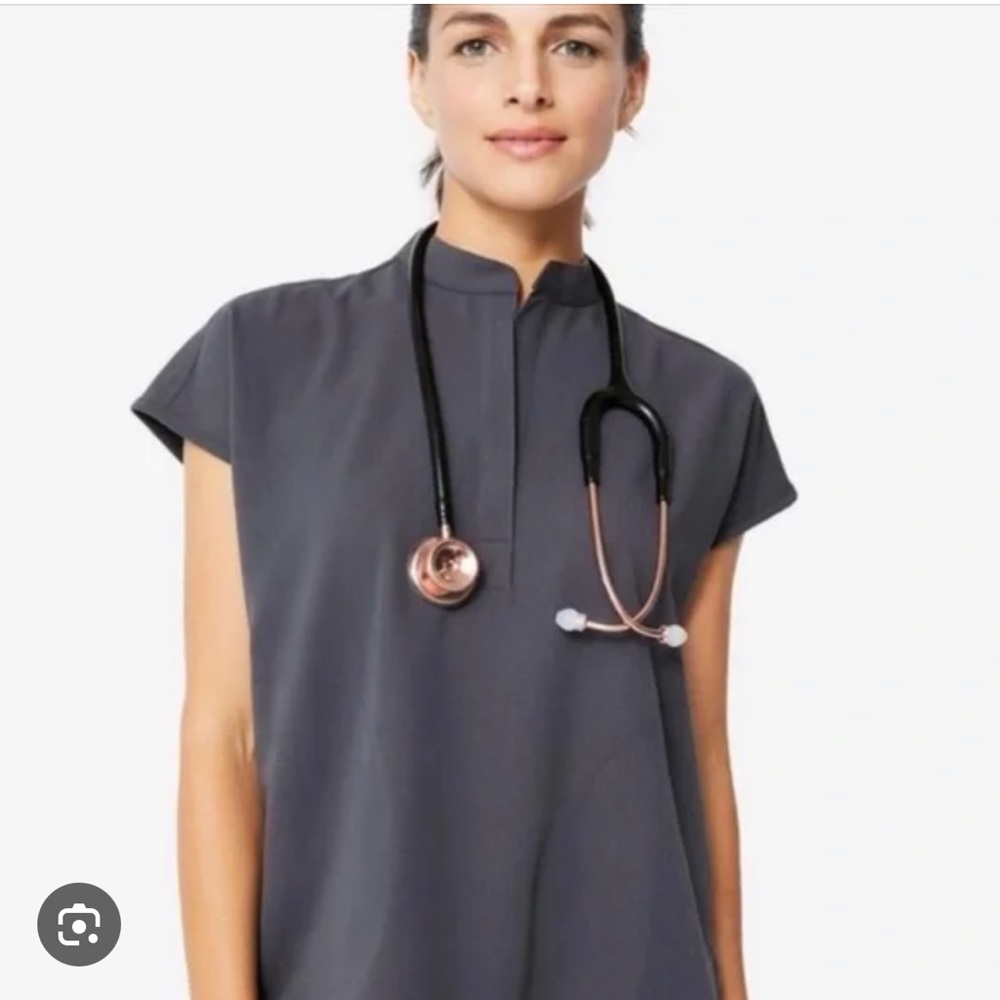 Figs Rafaela Charcoal Scrub Top | Size Small